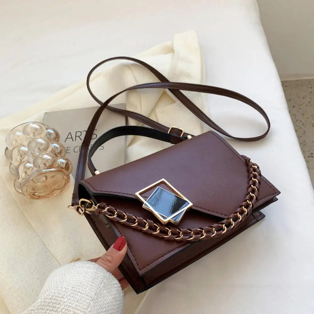 Elevate Your Style with the 2023 Fashionable Half Moon Crossbody Bag - Versatile and Chic for Every Occasion