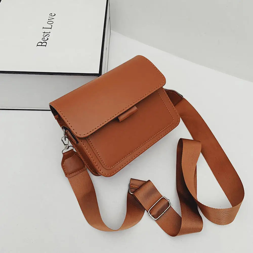 Elevate Your Style with the 2023 Fashionable Half Moon Crossbody Bag - Versatile and Chic for Every Occasion