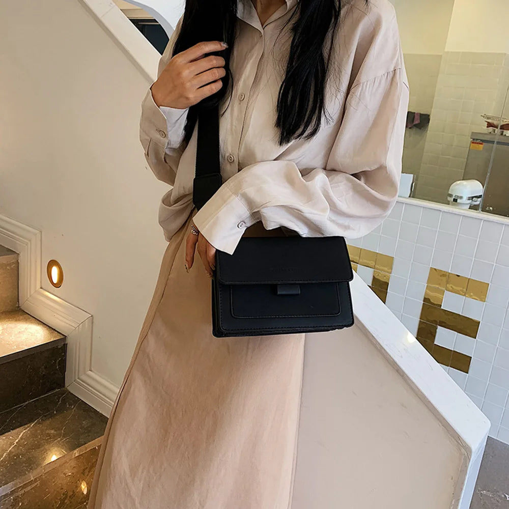 Elevate Your Style with the 2023 Fashionable Half Moon Crossbody Bag - Versatile and Chic for Every Occasion